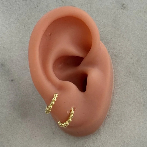 Gold Beaded Small Huggie Hoop Earrings Brand New

Brand New - Picture 2 of 4